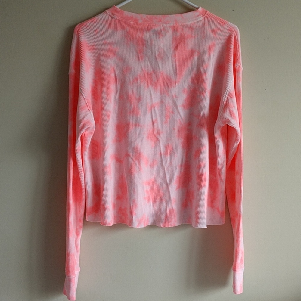 Size S🌺PINK VICTORIA'S SECRET LONG SLEEVE.nwt - Picture 2 of 3